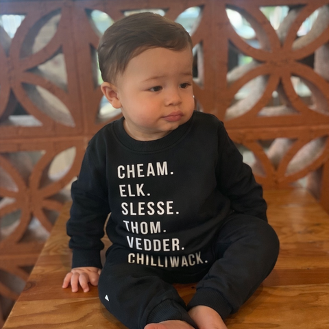 Kids Chilliwack Mountains crewneck youth graphic sweatshirt black 