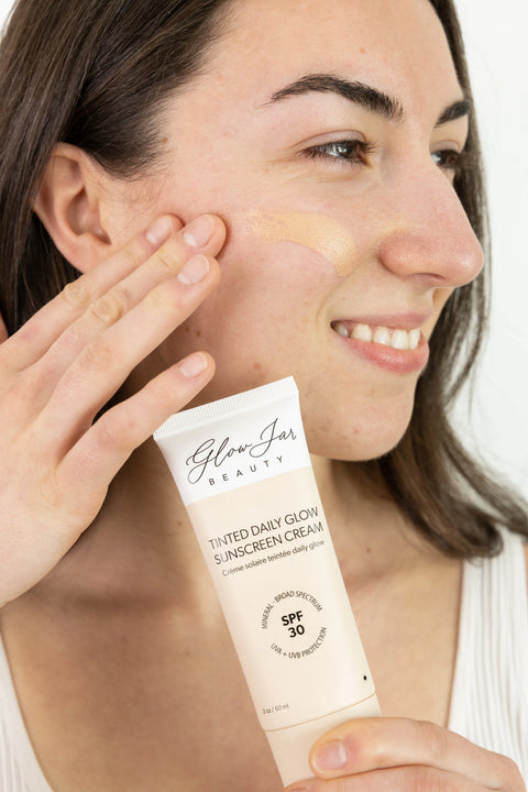 Tinted Daily Glow Sunscreen - SPF 30 Mineral Sunscreen