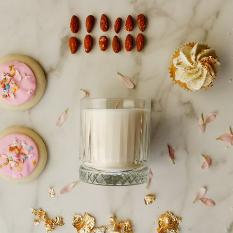 Auratae Cupcake Soy Candle - Almond & Vanilla Sugar