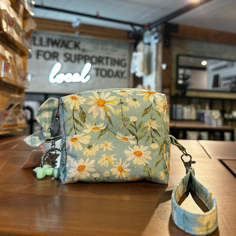 Daisy Garden Make-up Bag